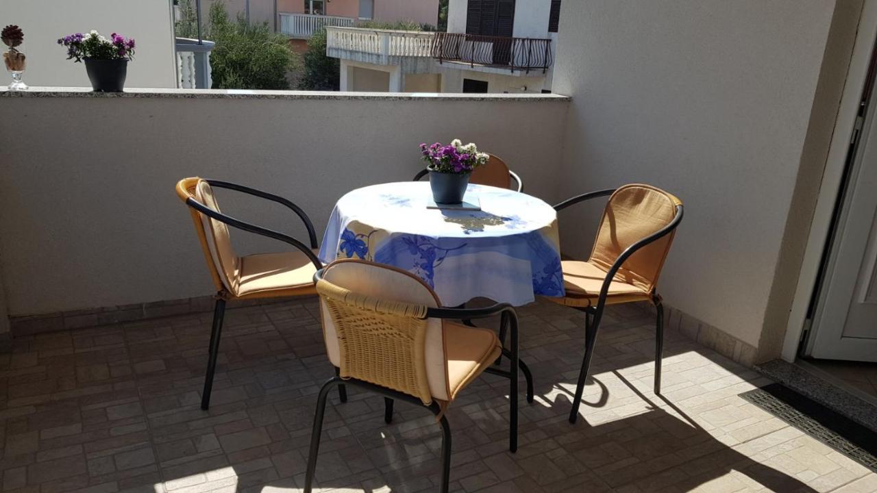 Apartment Zorica Vodice Exterior photo